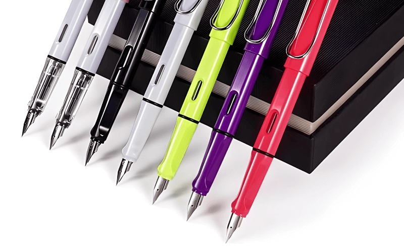 Bút máy học sinh