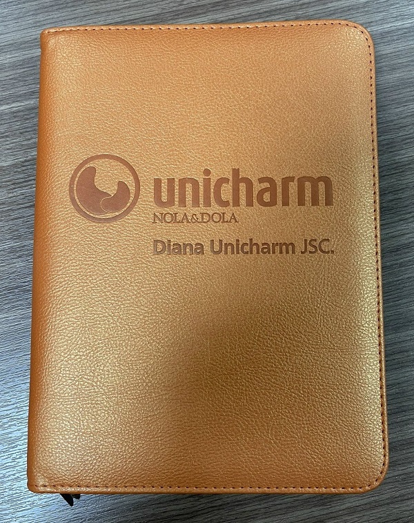 sổ tay bìa da cao cấp Unicharm